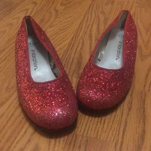 Girls ruby red sparkly Dorthy shoes / slippers! ❤️